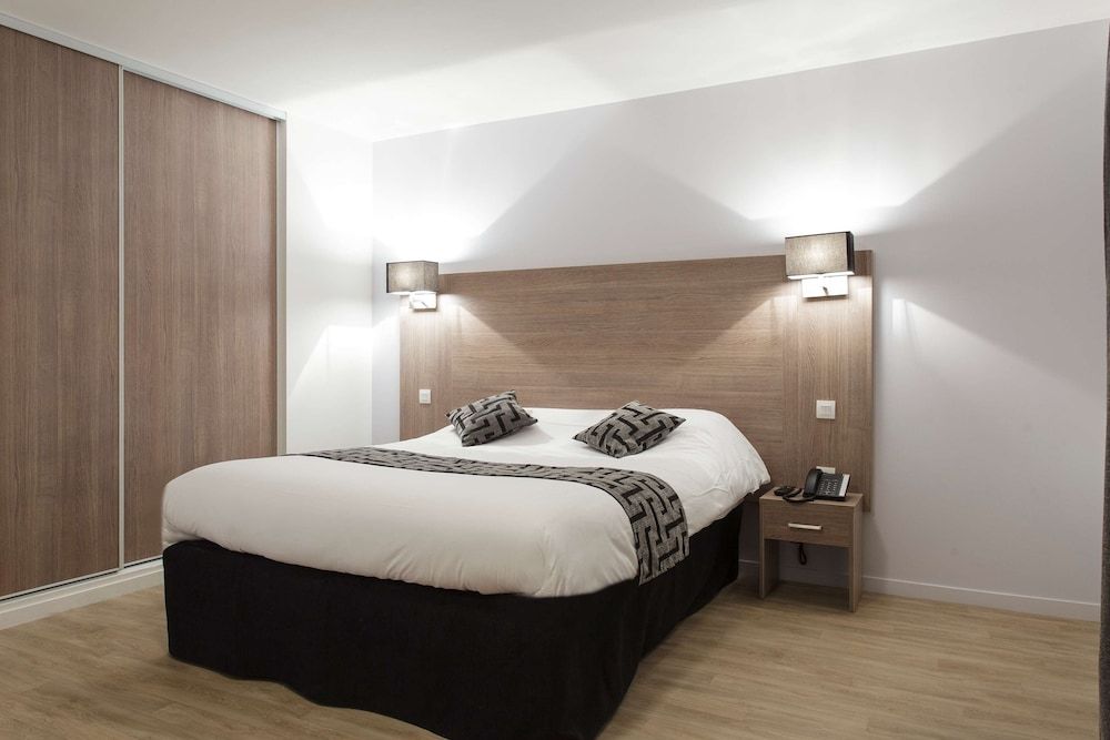 Tulip Inn Massy Palaiseau Residence Apartment, Multiple Beds, Kitchenette 8