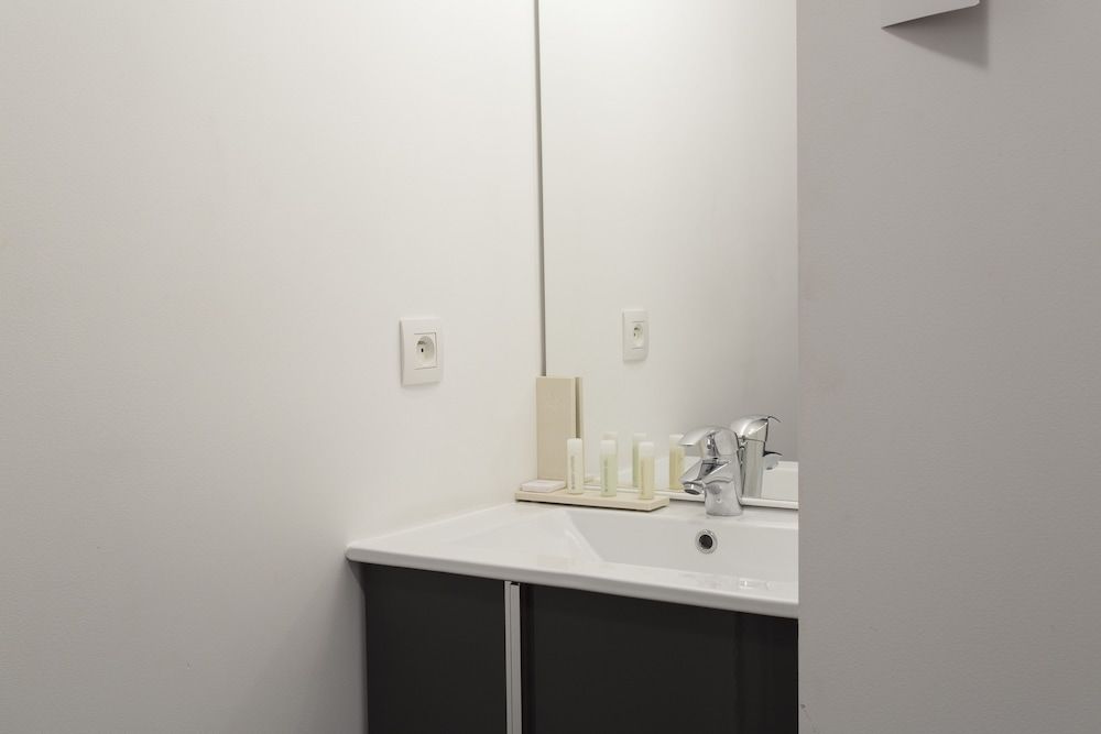 Tulip Inn Massy Palaiseau Residence Executive Studio, 1 Queen Bed, Kitchenette 12