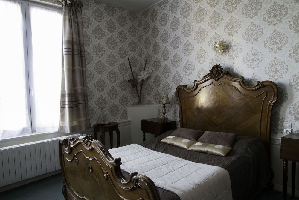 Hotel de la Banniere de France Single Room 4