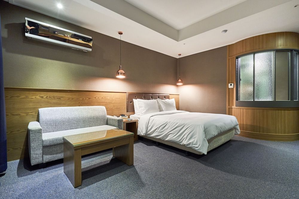 Koryo Hotel Double Room 5