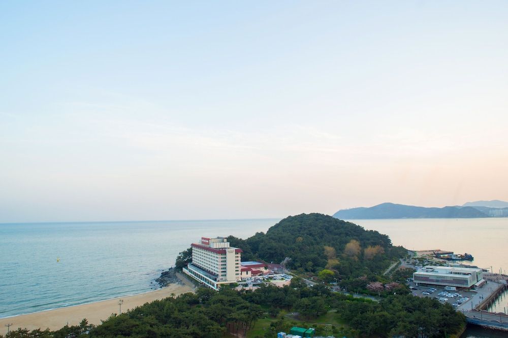 ibis budget Ambassador Busan Haeundae Standard Room, Multiple Beds, Ocean View 8