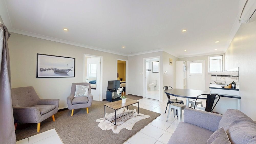 Albatross Motel Two Bedroom Apartment 8