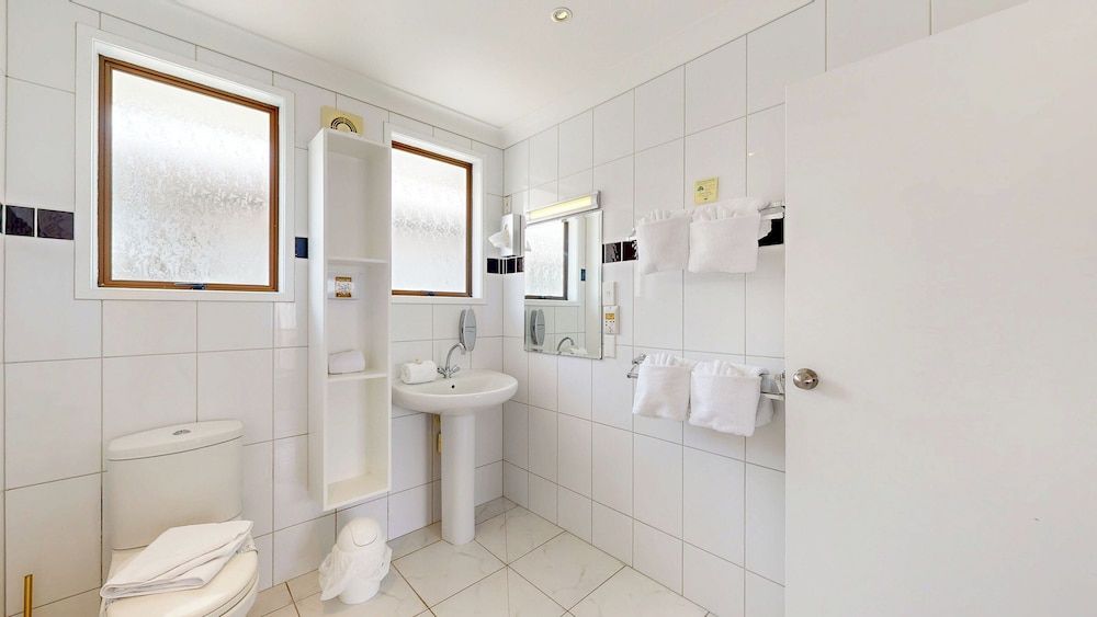 Albatross Motel Two Bedroom Apartment 7