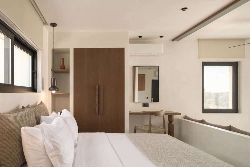 Superior One Bedroom with Sliding Door Sea View