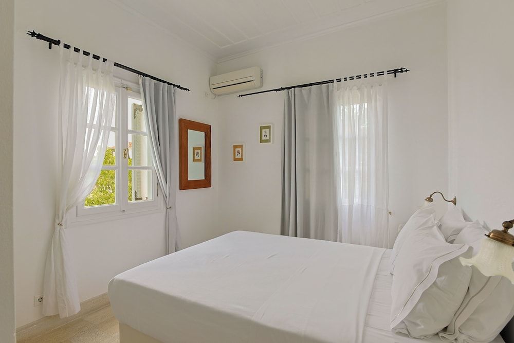 Suite, Sea View