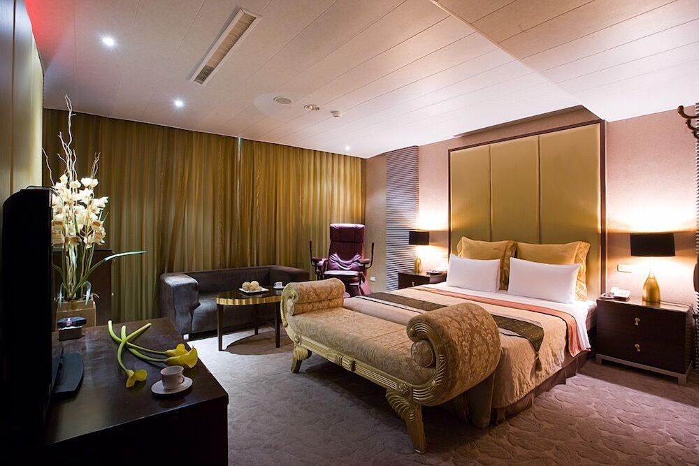 Crystal Motel Deluxe Double Room (No garage) 4