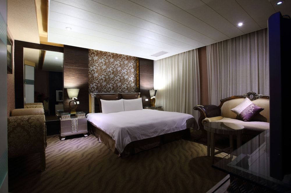 Crystal Motel City Double Room (No garage) 5