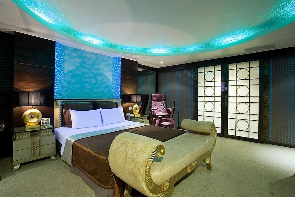 Crystal Motel Deluxe Double Room (No garage) 7