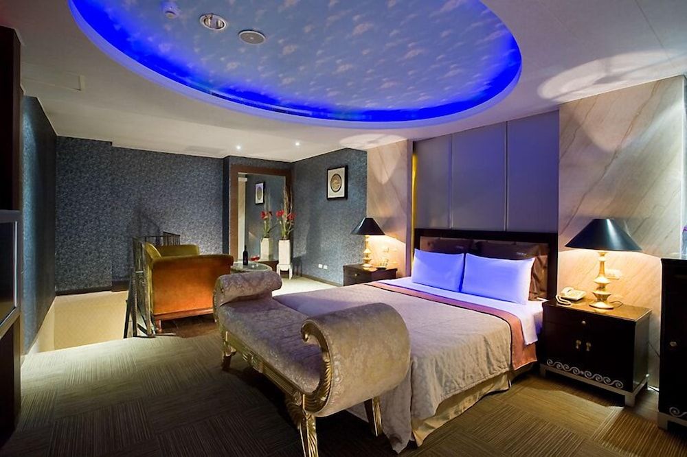 Crystal Motel Deluxe Double Room (No garage) 8