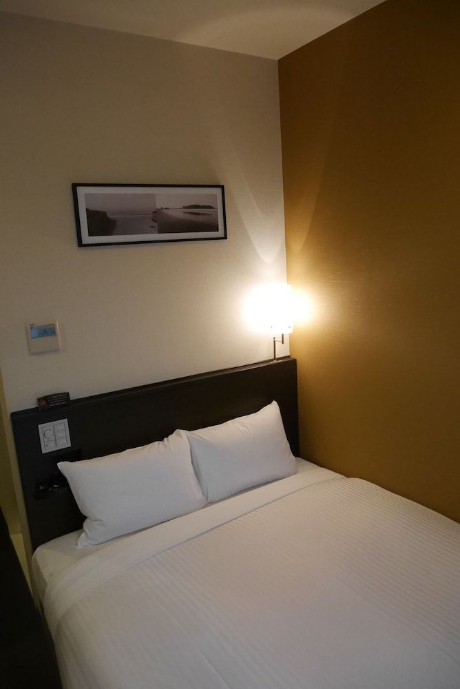 Double Room, Smoking