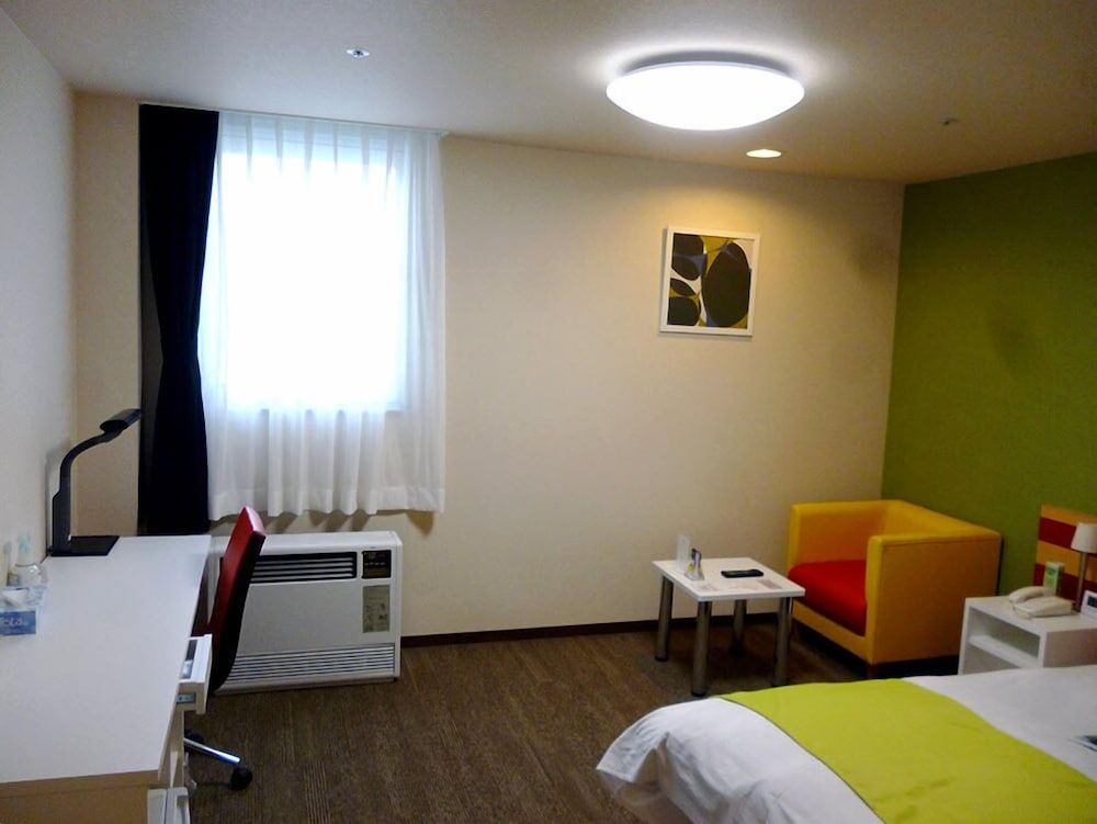 Standard Single Room, Smoking