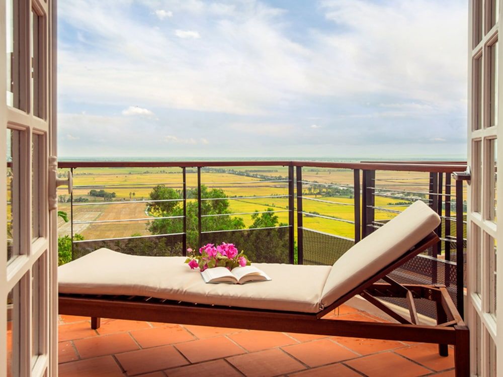 Victoria Nui Sam Lodge Family Room 4