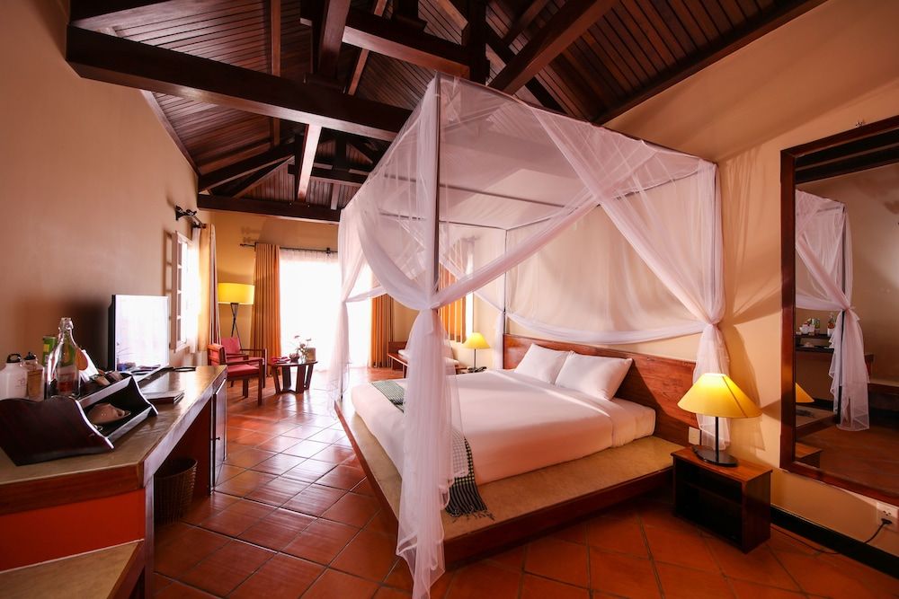 Victoria Nui Sam Lodge Deluxe Double Room 3