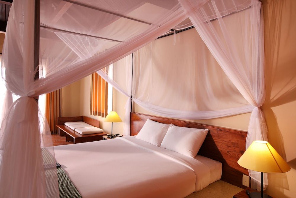 Victoria Nui Sam Lodge Deluxe Double Room 4