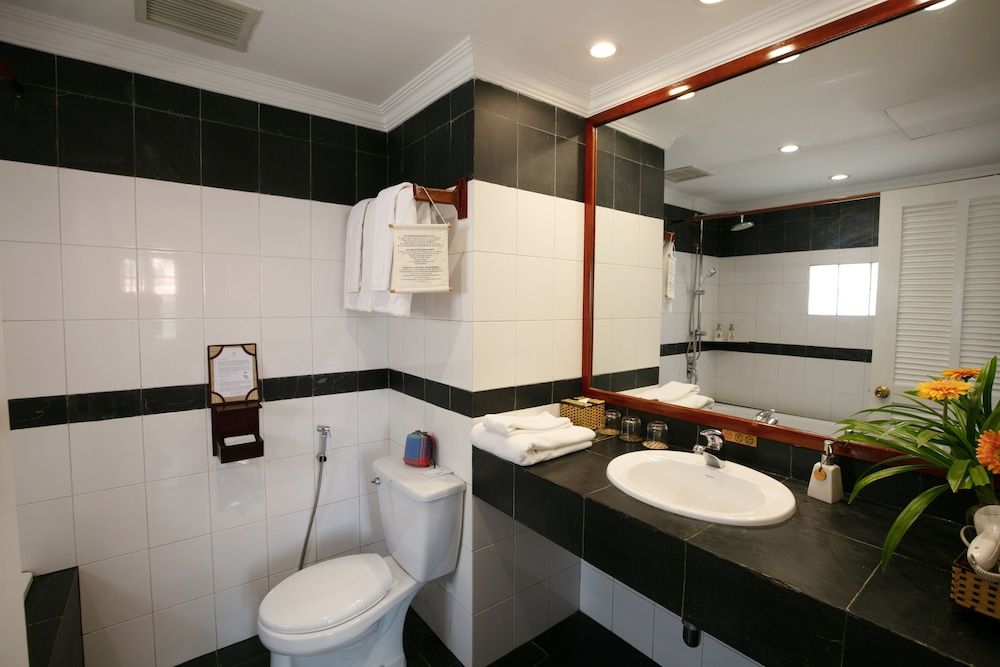 Victoria Nui Sam Lodge Family Room 5