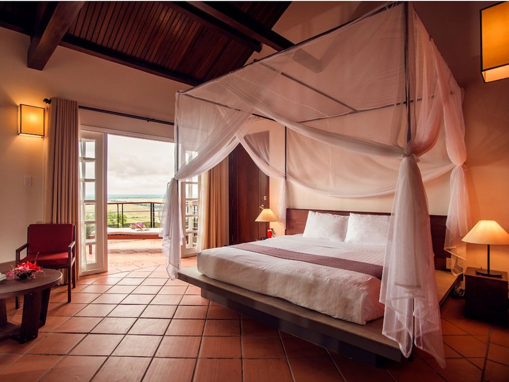 Victoria Nui Sam Lodge Family Room 2