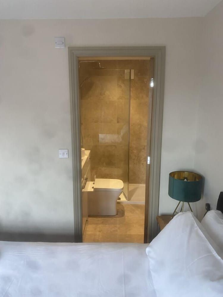 Durham City Cottages Comfort Cottage, Ensuite 7