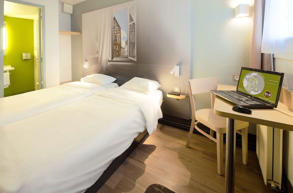 B&B HOTEL CHARTRES Le Forum (1) Twin Non-Smoking Room 3