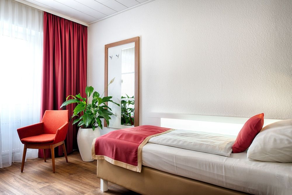 Hotel Senator Standard Single Room (1)