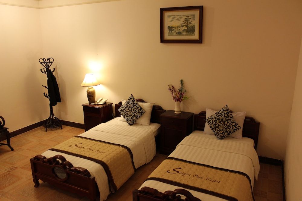 Saigon Park Resort Deluxe Twin Room 5
