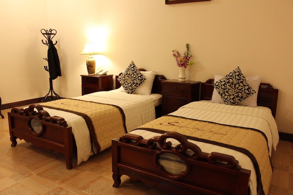Saigon Park Resort Deluxe Twin Room 4