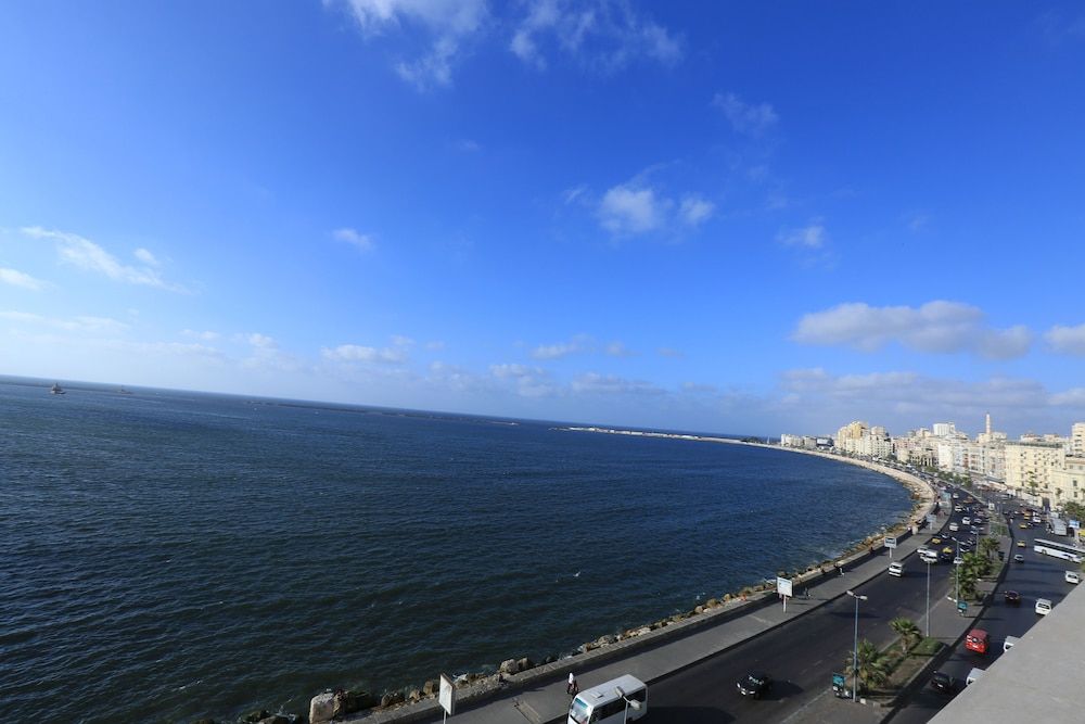 Golden Royal Suite Direct Sea View