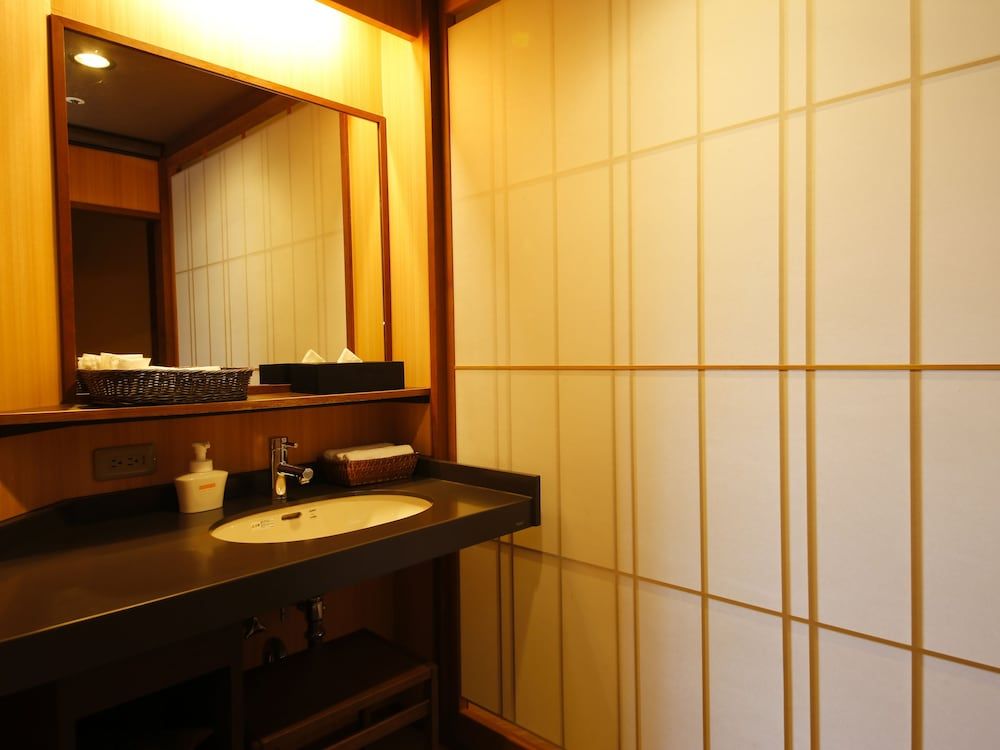 Superior Japanese Style Room
