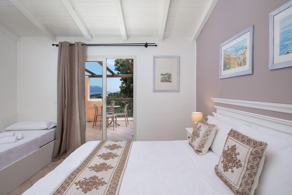 Classic Triple Room, Sea View