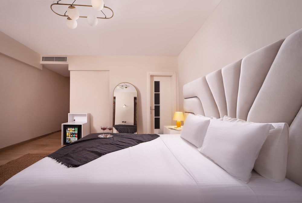 Nine Istanbul Hotel Deluxe Double Room with Brick Wall 24