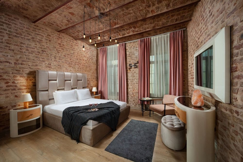 Nine Istanbul Hotel Deluxe Double Room with Brick Wall 14