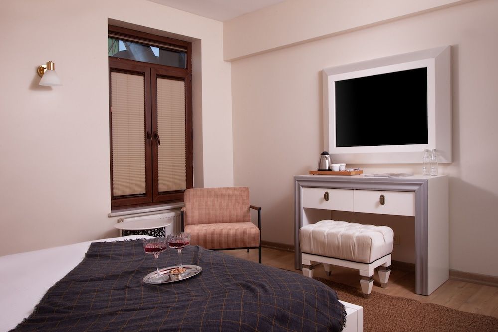 Nine Istanbul Hotel Deluxe Double Room with Brick Wall 25