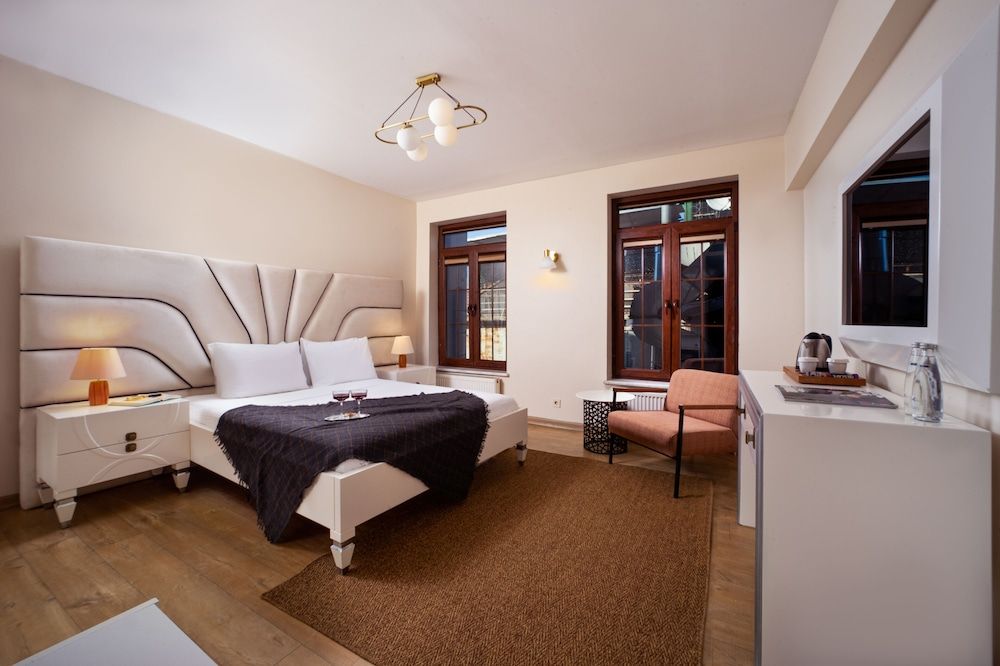 Nine Istanbul Hotel Deluxe Double Room with Brick Wall 22