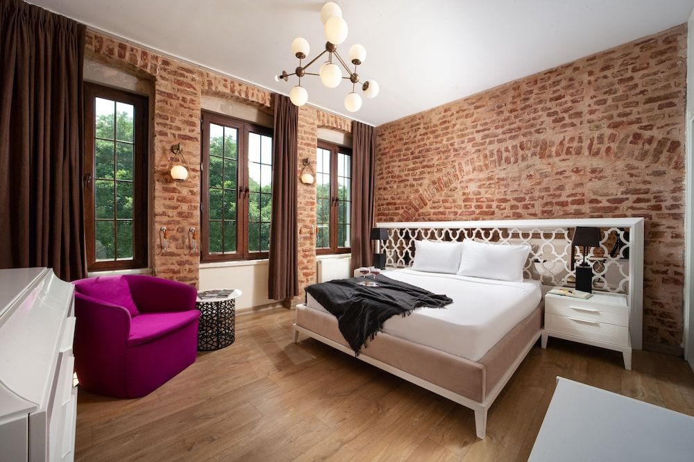 Nine Istanbul Hotel Deluxe Double Room with Brick Wall 16