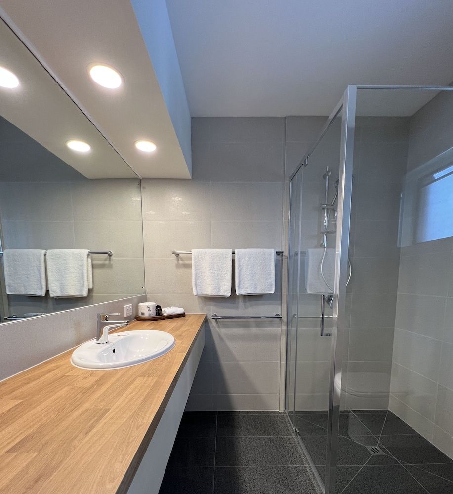 Summerhill Motor Inn Family Studio, Kitchenette, Ground Floor 2