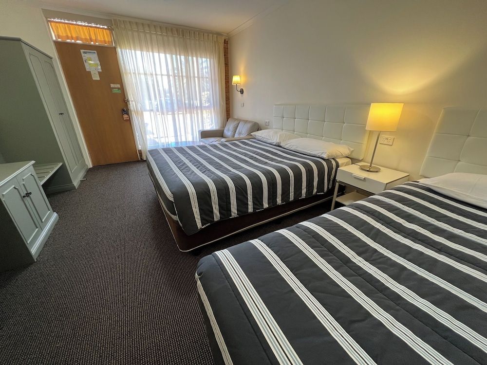 Summerhill Motor Inn Family Studio, Kitchenette, Ground Floor