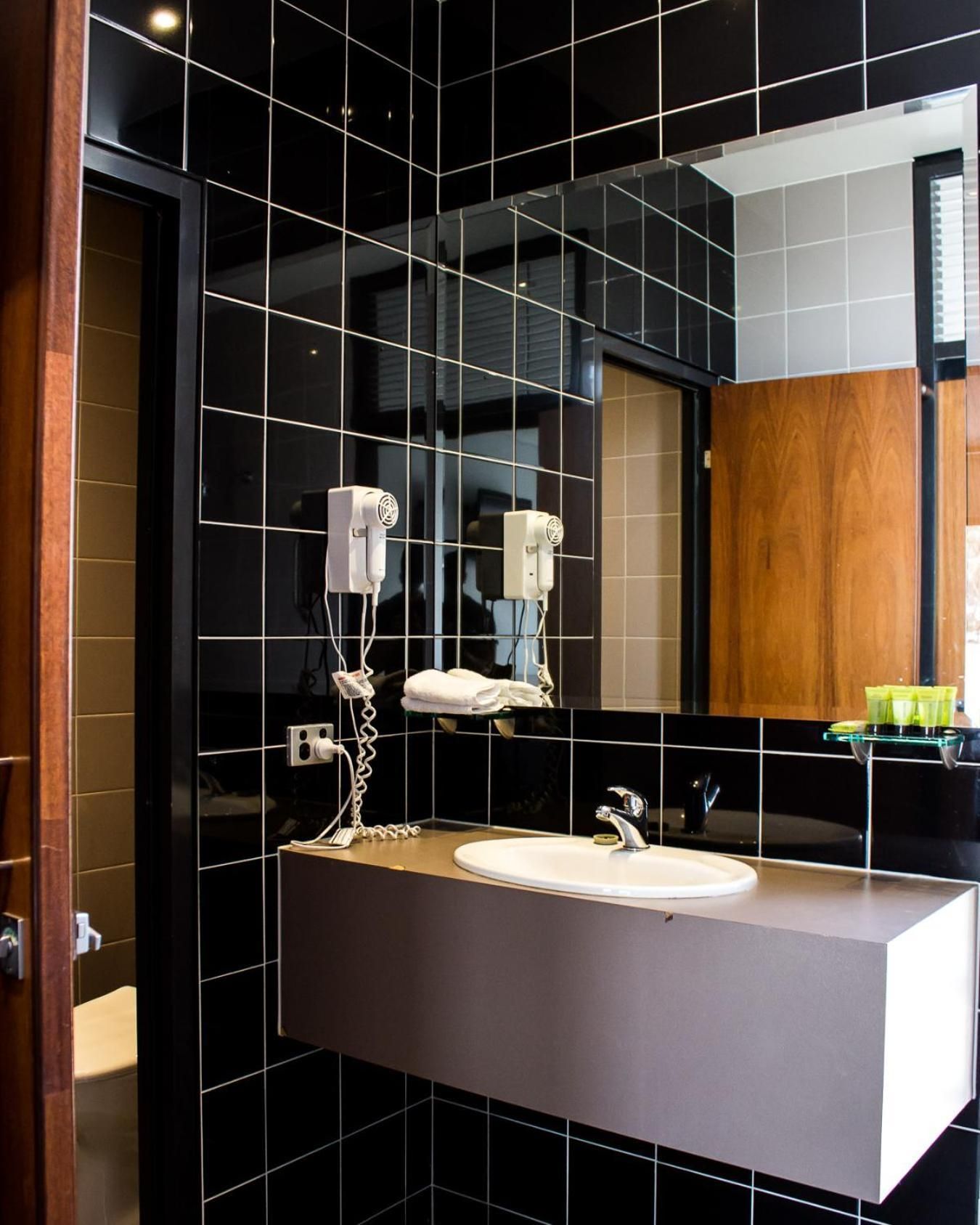 Highlander Hotel Bar Kitchen Rooftop Superior Room with Sofa Bed and Spa Bath 2