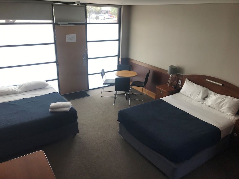 Highlander Hotel Superior Room, 1 Queen Bed 3