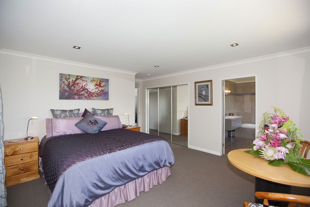 Suite (Tararua)