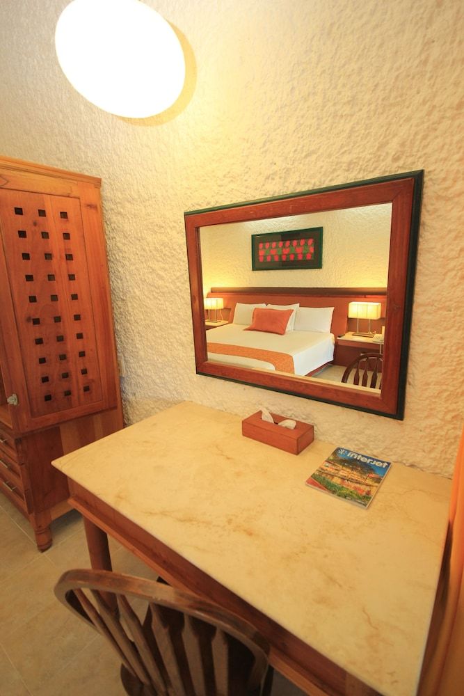 Hotel Ciudad Real Palenque Junior Double Room 8