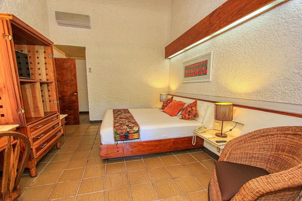Hotel Ciudad Real Palenque Deluxe Suite 8