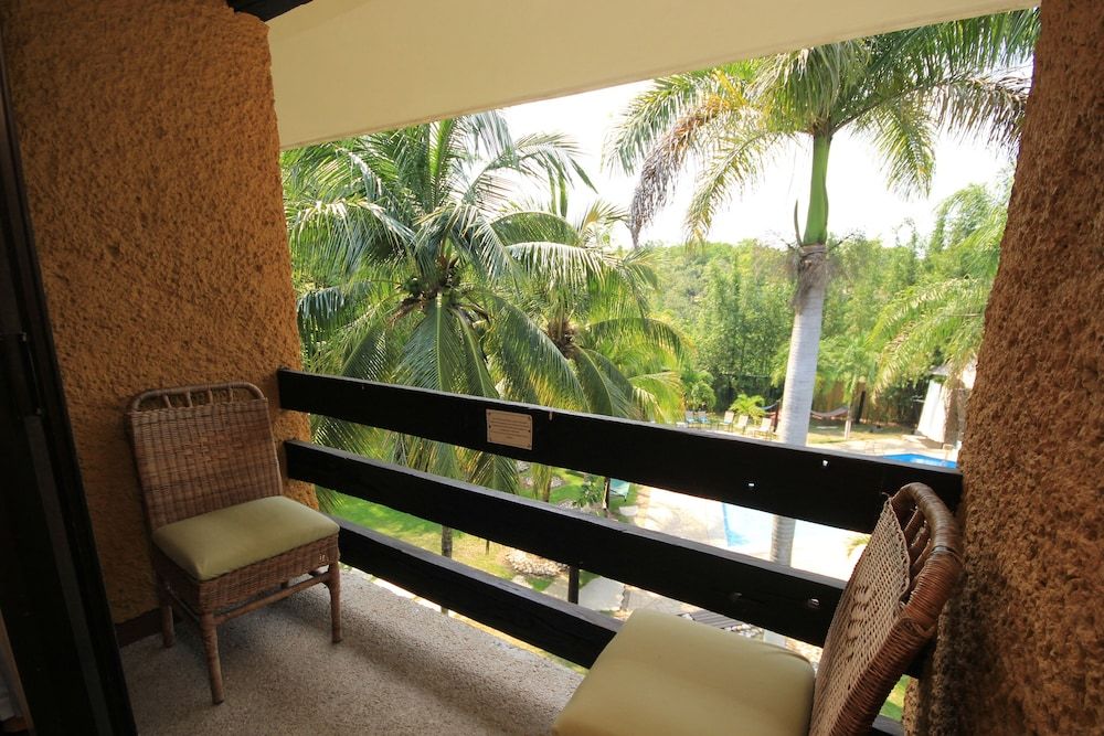 Hotel Ciudad Real Palenque Deluxe Suite 11