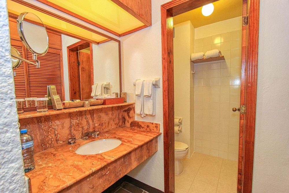 Hotel Ciudad Real Palenque Junior Double Room 6