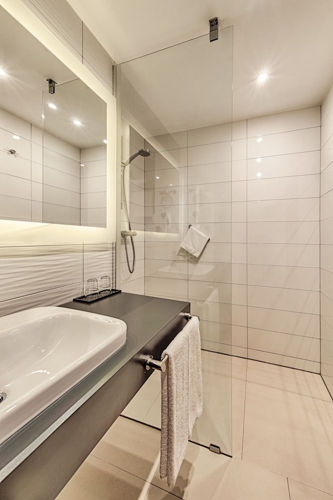 Warsaw Plaza Hotel Standard Double or Twin Room 3