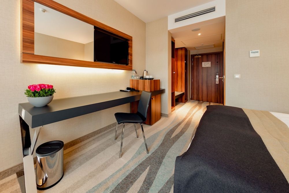 Warsaw Plaza Hotel Standard Double or Twin Room 6