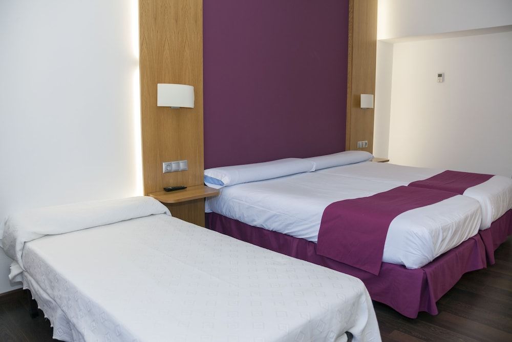 Hotel Jatorrena Triple Room