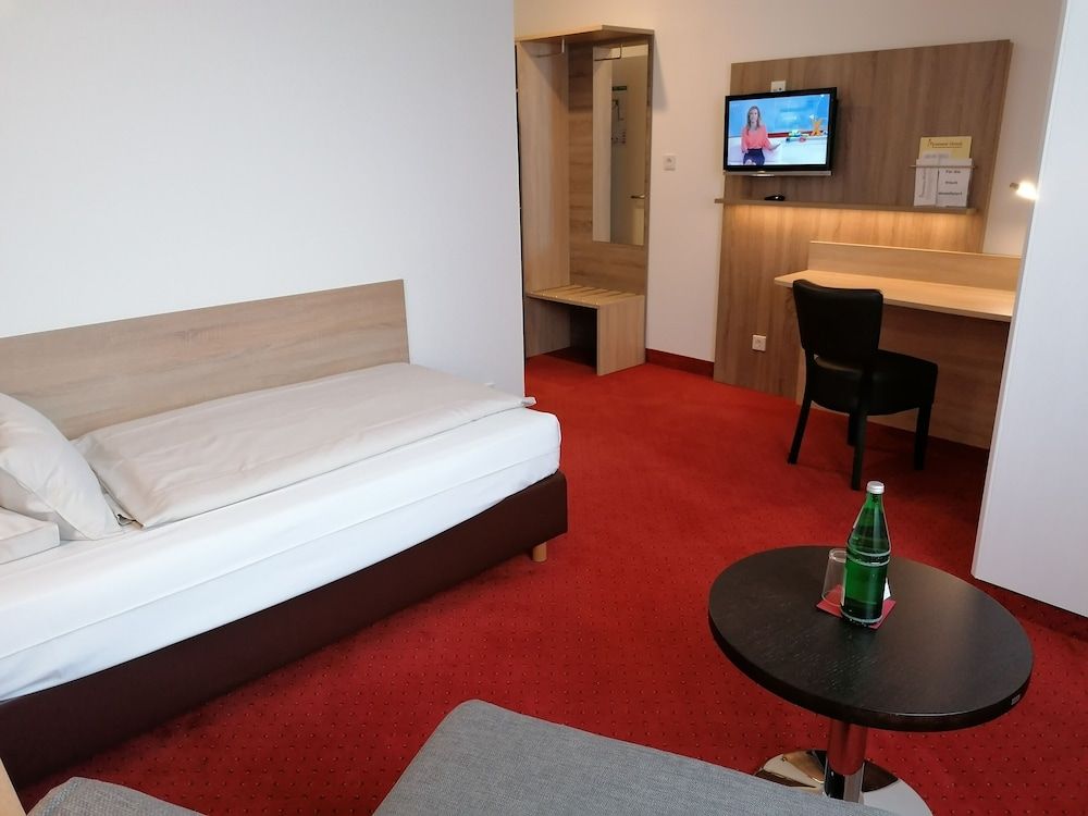 Montana Hotel Mönchengladbach Comfort Single Room 6