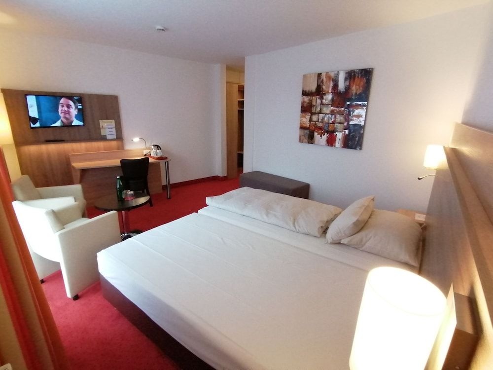 Montana Hotel Mönchengladbach Standard Double Room 6