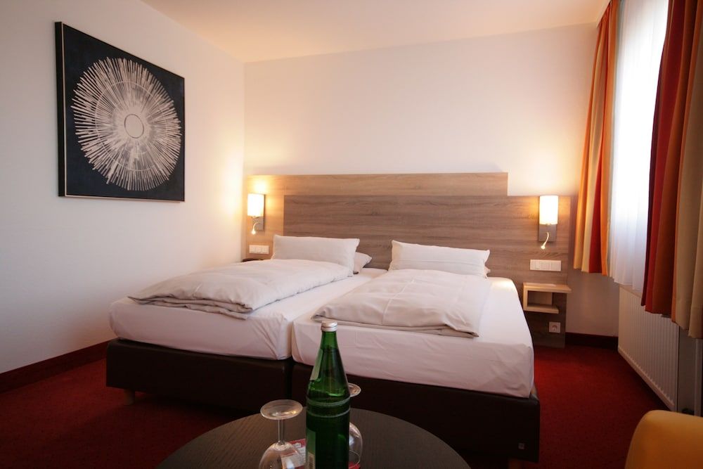 Montana Hotel Mönchengladbach Standard Double Room 2