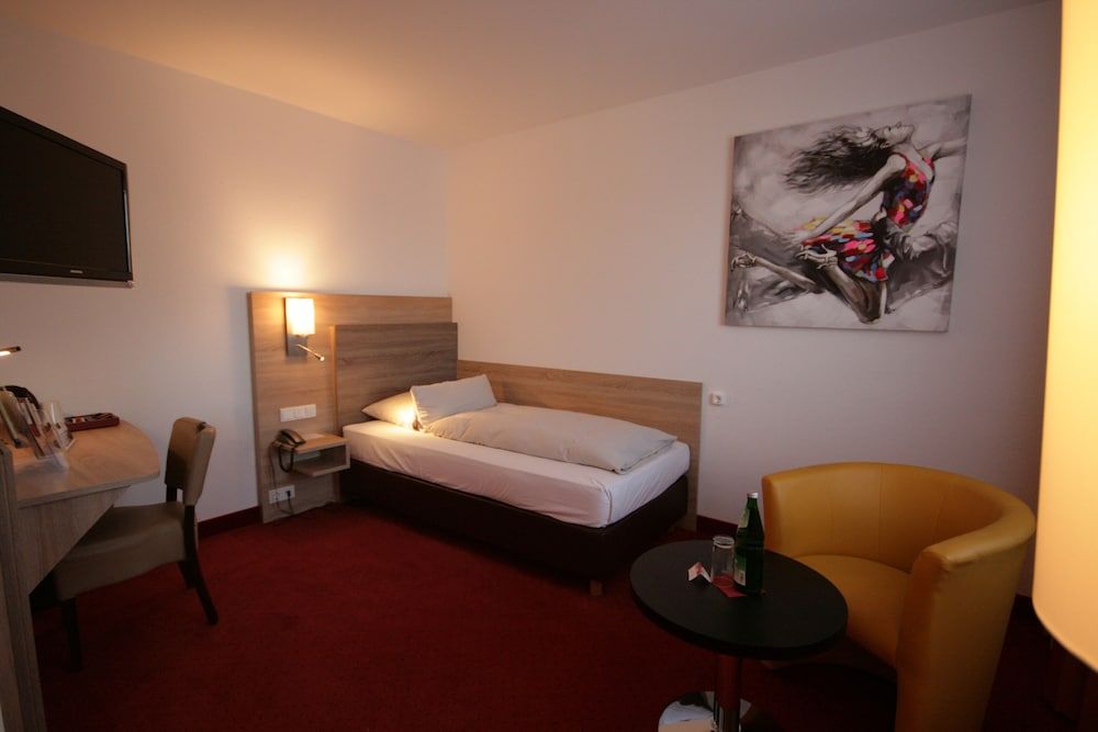 Montana Hotel Mönchengladbach Comfort Single Room 3