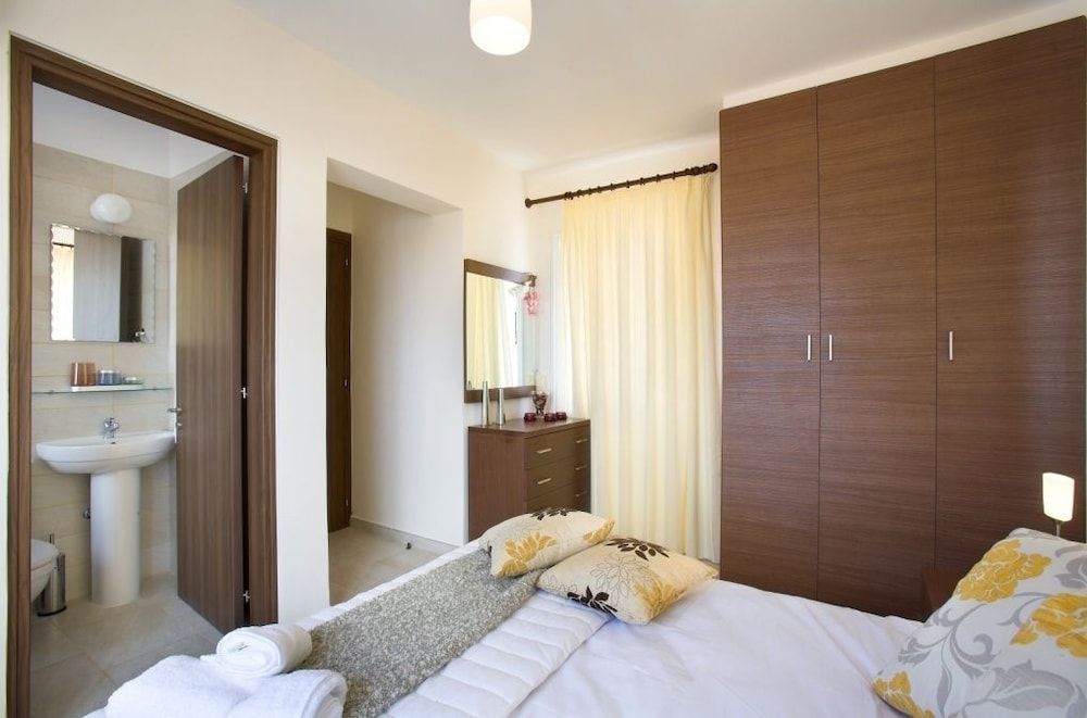 Condo, 2 Bedrooms